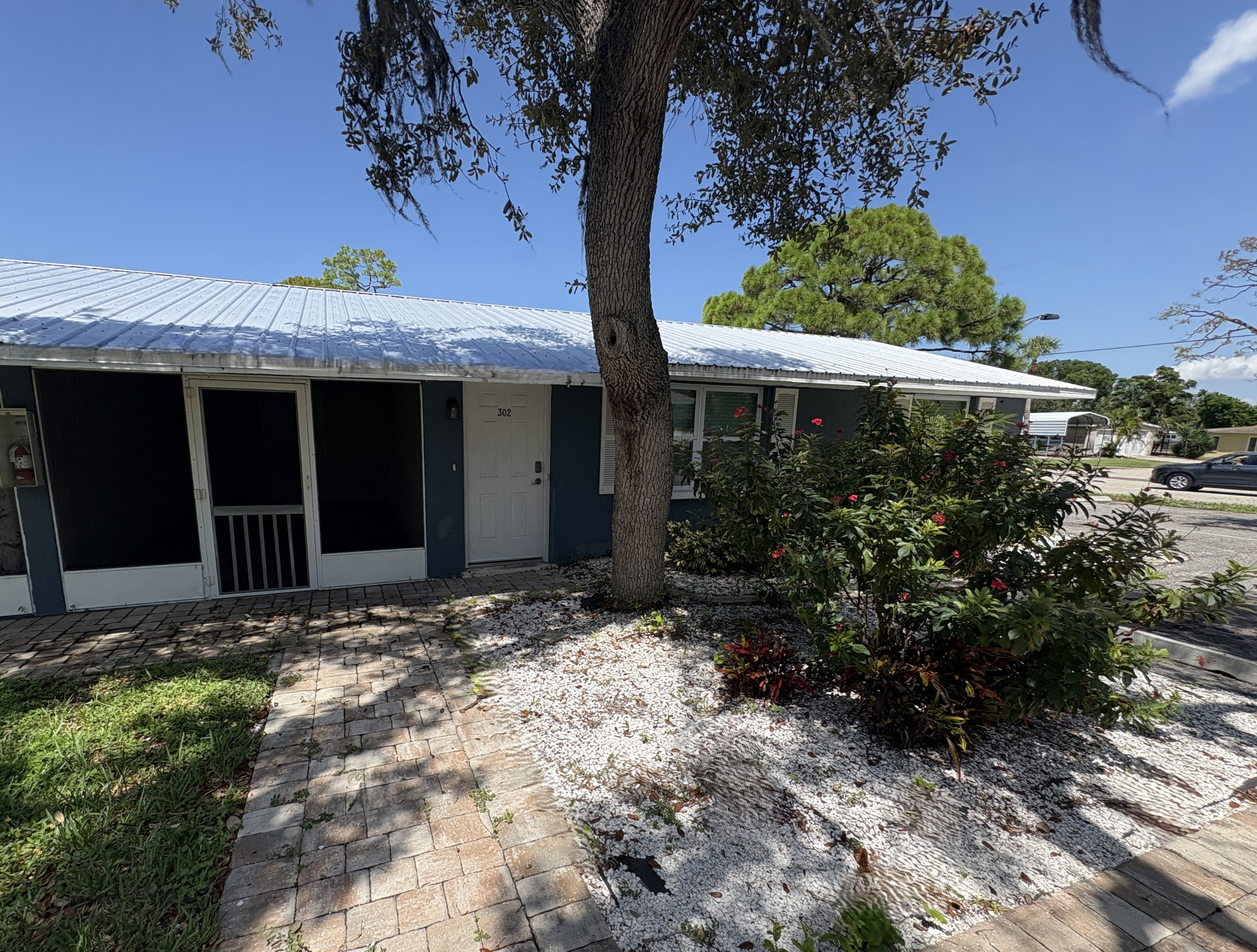 302 Colonia Lane East